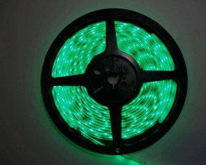 5m LED slinga, 4.8W/m, grön, IP65, 60xLED/m, tänd
