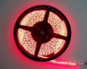 5m LED slinga, 9.6W/m, röd, IP65, 120xLED/m tänd